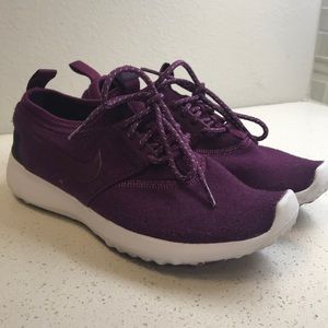 Nike Juvenate Fleece Women's Shoe
Size: 6
